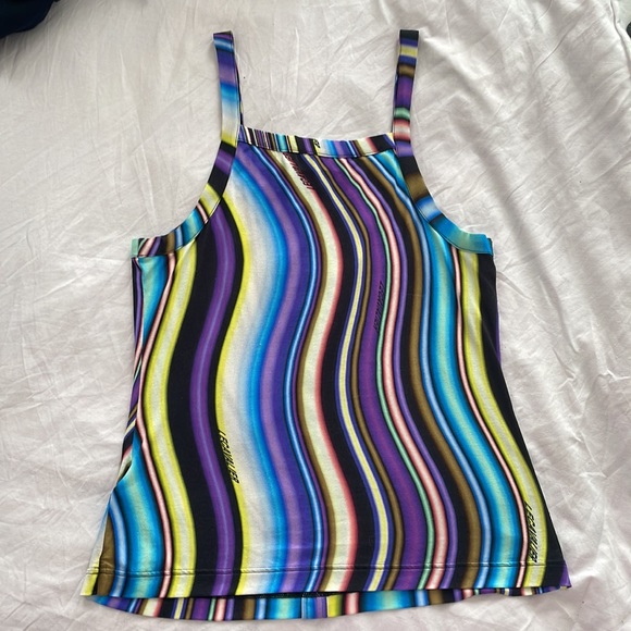 Le Cavalier swirly trending tank top button front - Picture 4 of 5